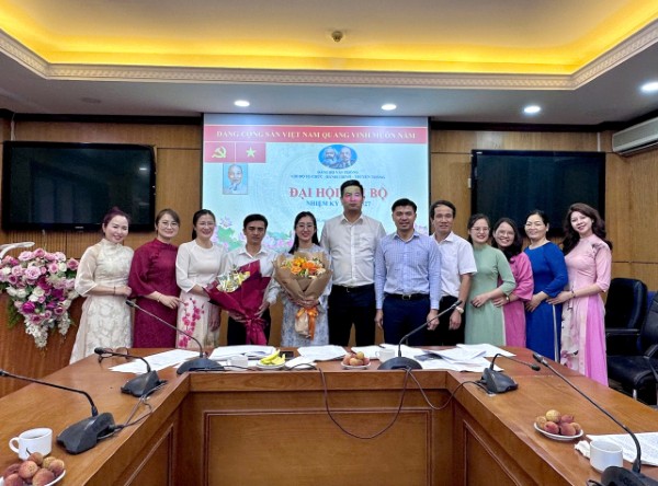 Đại hội Chi bộ Tổ chức - Hành chính - Truyền thông nhiệm kỳ 2025 - 2027: “Kế thừa, ổn định, đổi mới, sáng tạo và phát triển”.